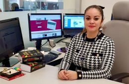 Lizbeth López Guillén, Administradora de Servicios al contribuyente